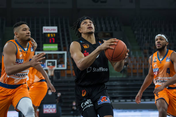 样表现抢眼 样表现抢眼